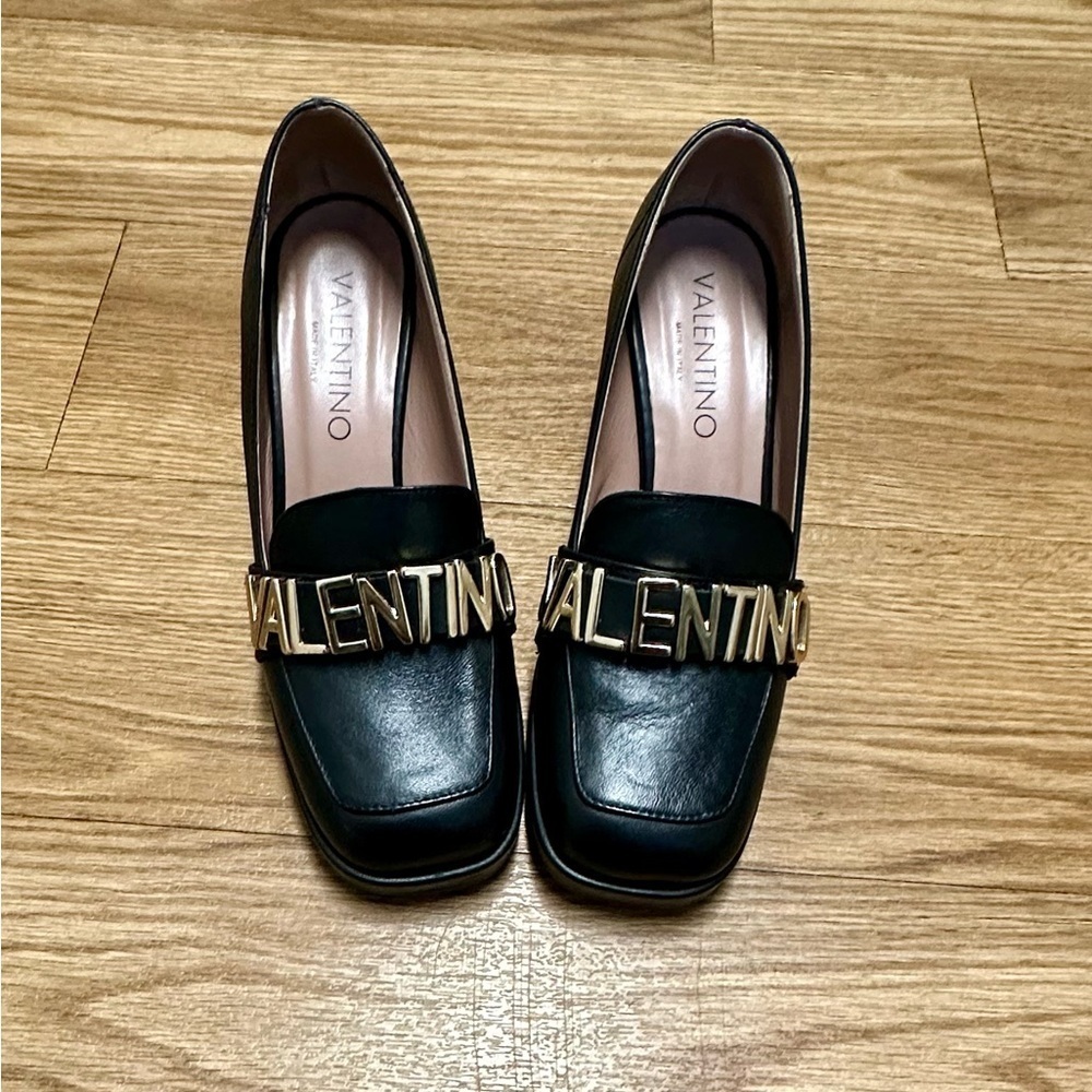 VALENTINO BY MARIO VALENTINO
Rosalinda Logo Leather Heeled Loafers - Picture 2 of 16